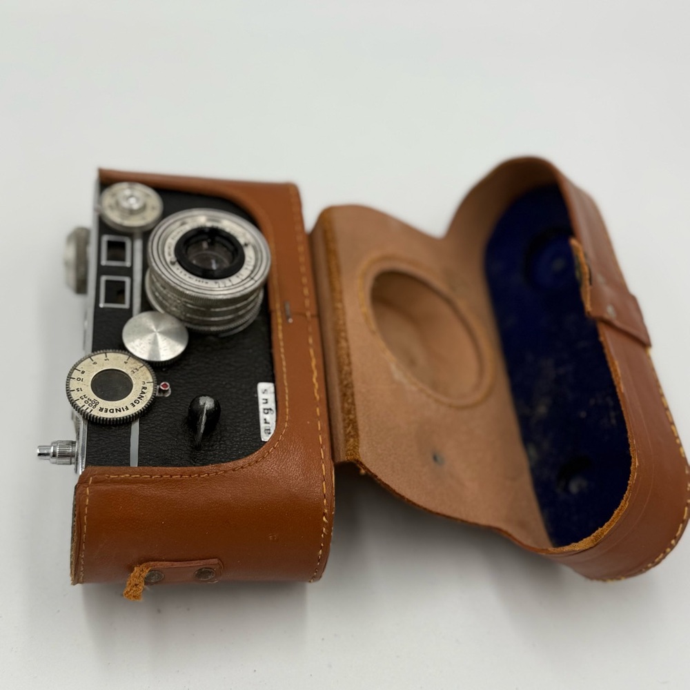 Vintage 1950's Argus 50MM Rangefinder C3 Camera w/Film/Leather Case "The Brick"‎ - Picture 5 of 6